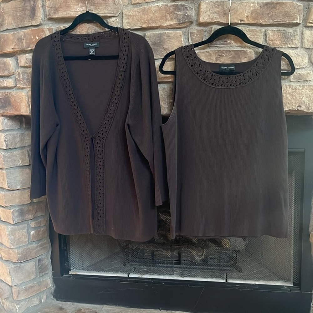 NWT Valerie Stevens chocolate brown sleeveless sweater and matching cardigan. 1X